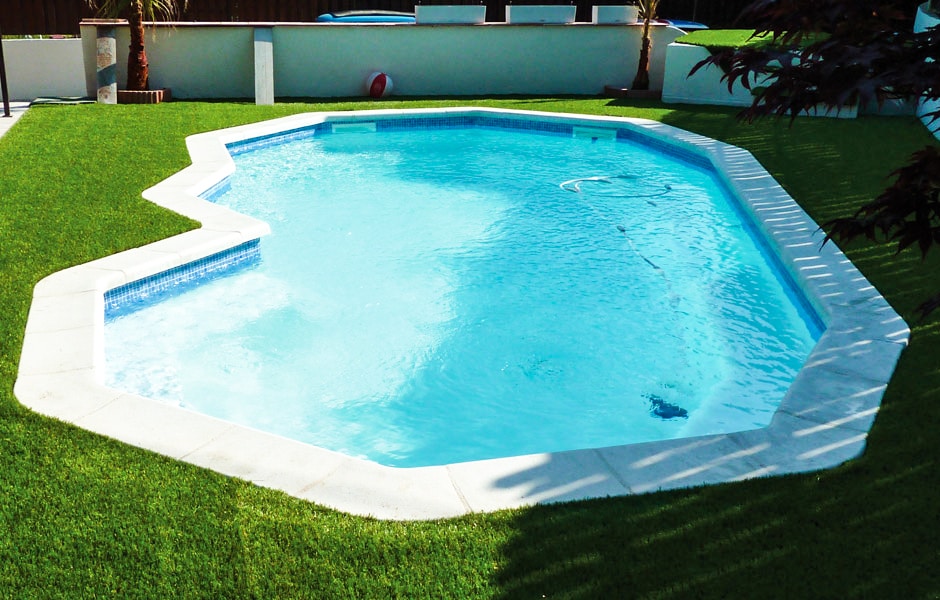 piscine coque polyester 2